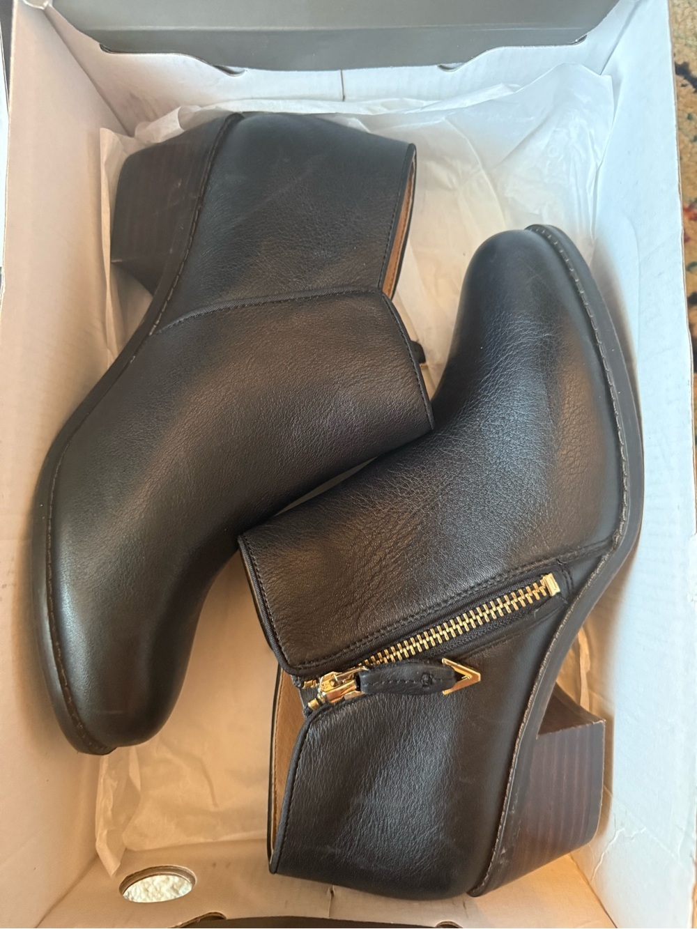 VIONIC Joy Jolene Black Leather Ankle Booties Side Zip Comfort Heels Size 7 - Picture 8 of 9